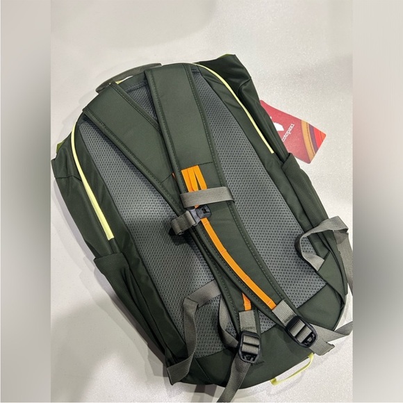 Cotopaxi Moda 20L Backpack Cada Día Green Cinch-top Closure Laptop Sleeve NWT - Picture 2 of 11